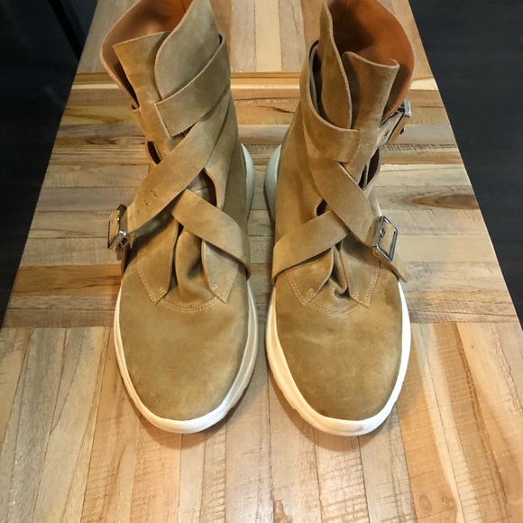 NWOT VIA SPIGA SUEDE ANKLE BOOTS - Picture 2 of 3